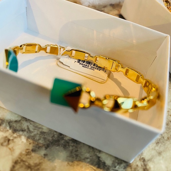 Micheal Kors hinge cuff bracelet - Picture 3 of 4